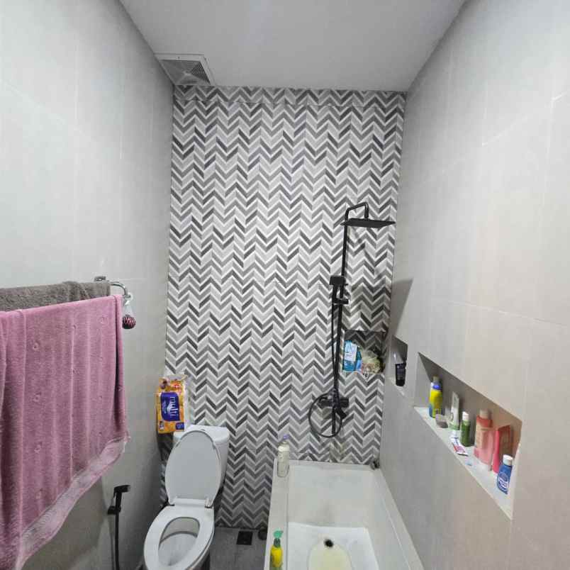 dijual rumah permata tamansari