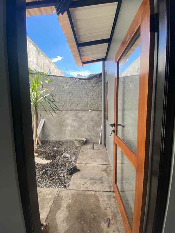 dijual rumah perum guwosari blok 8 no