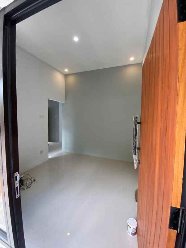 dijual rumah perum guwosari blok 8 no