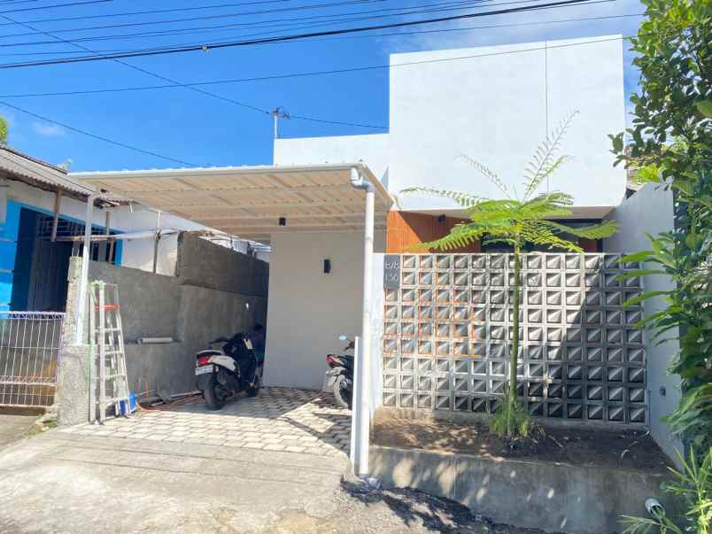 dijual rumah perum guwosari blok 8 no