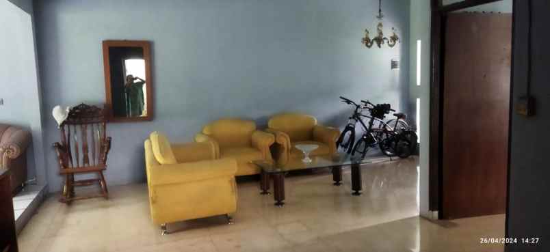 dijual rumah perum jatiwaringin asri