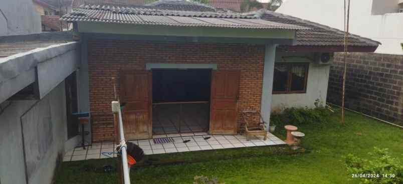 dijual rumah perum jatiwaringin asri