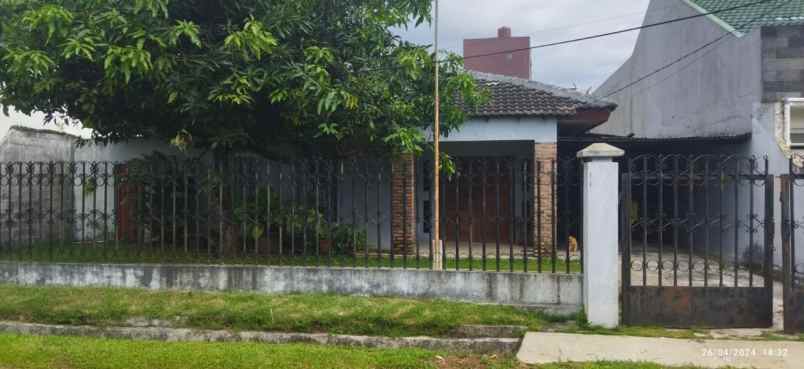 dijual rumah perum jatiwaringin asri