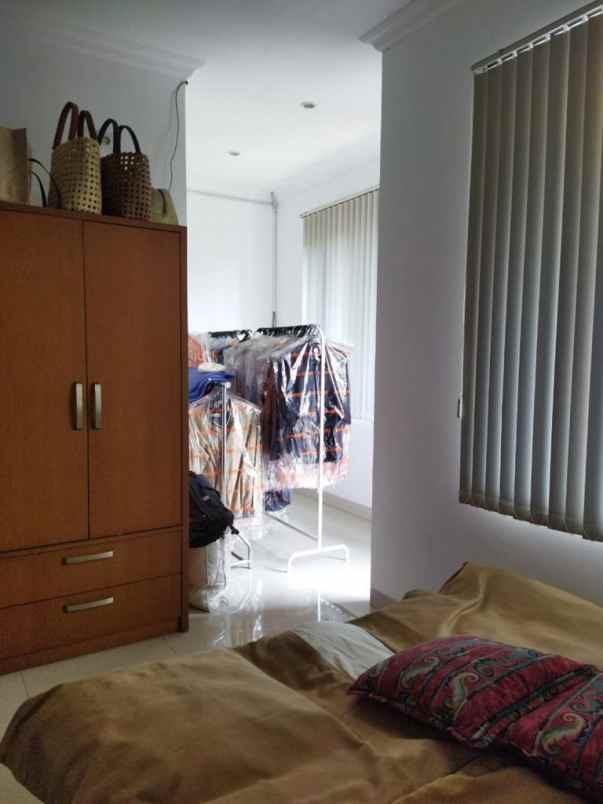 dijual rumah perumahan citragran