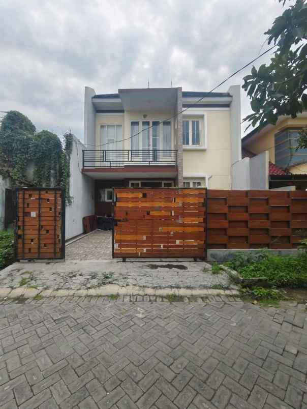 dijual rumah perumahan gunung anyar