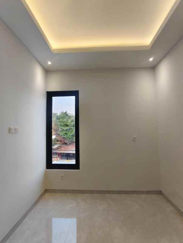 dijual rumah perumahan nirwana