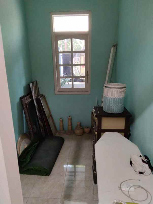 dijual rumah perumahan pucang permai