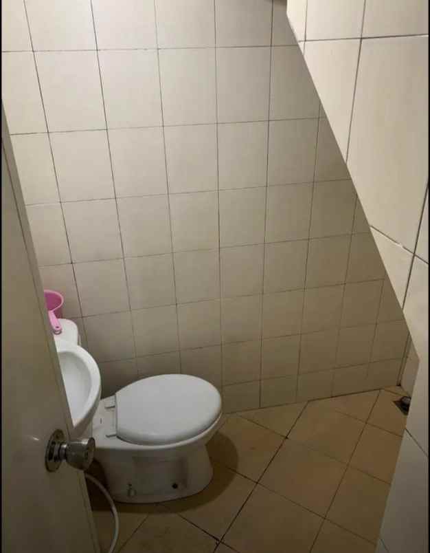 dijual rumah perumahan semanggi