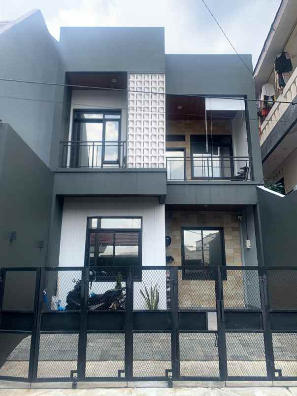 dijual rumah pisangan