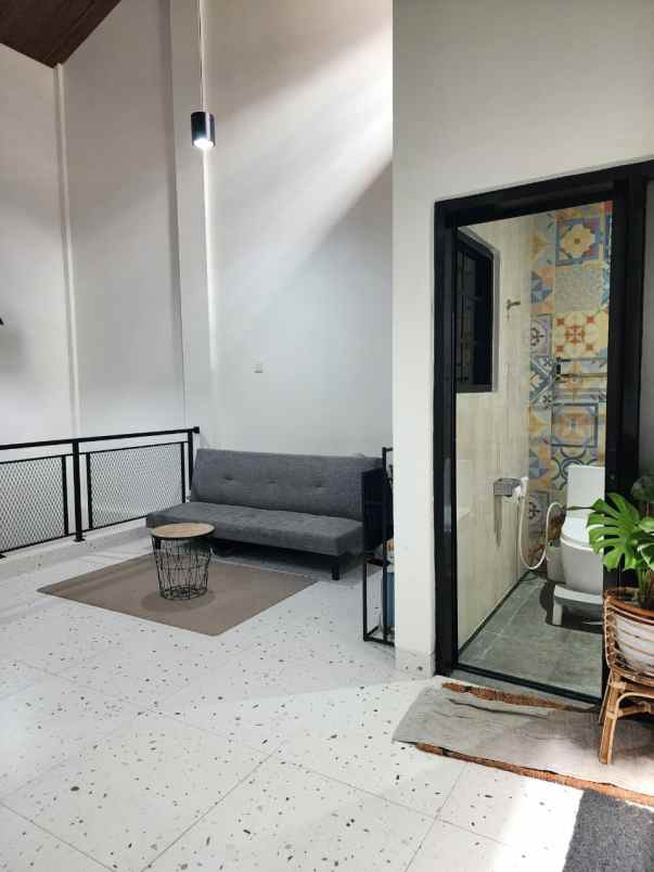 dijual rumah pisangan