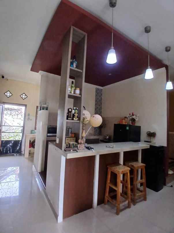 dijual rumah pitara