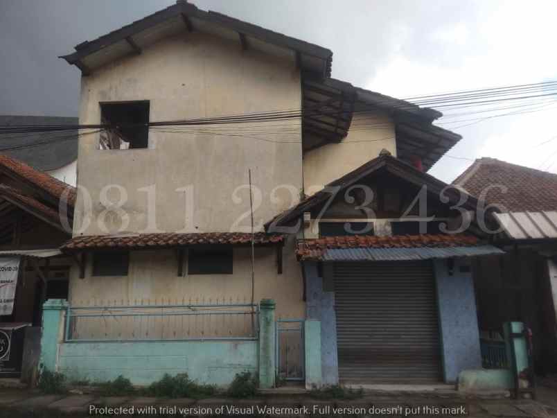 dijual rumah pojok tengah