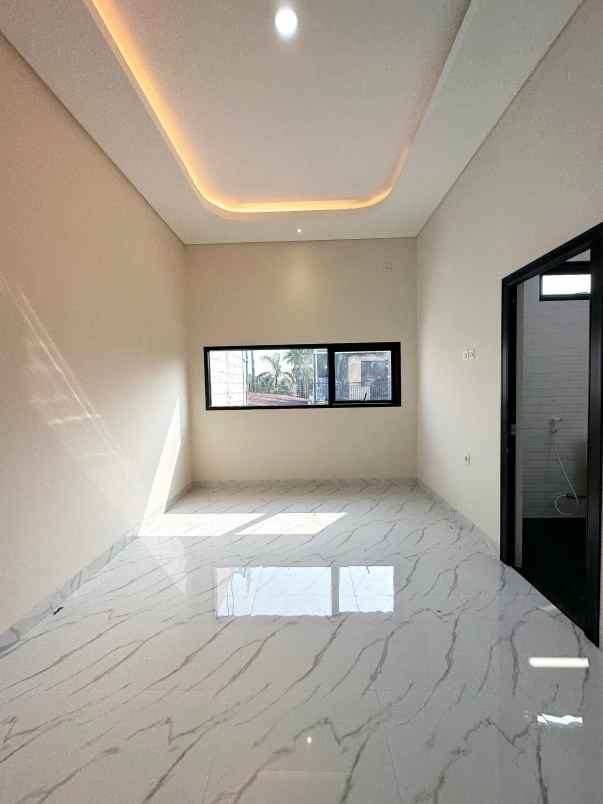 dijual rumah pondok gede