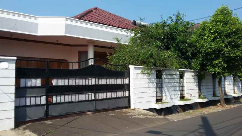 dijual rumah pondok indah