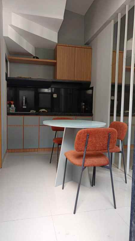 dijual rumah pondok labu cilendek