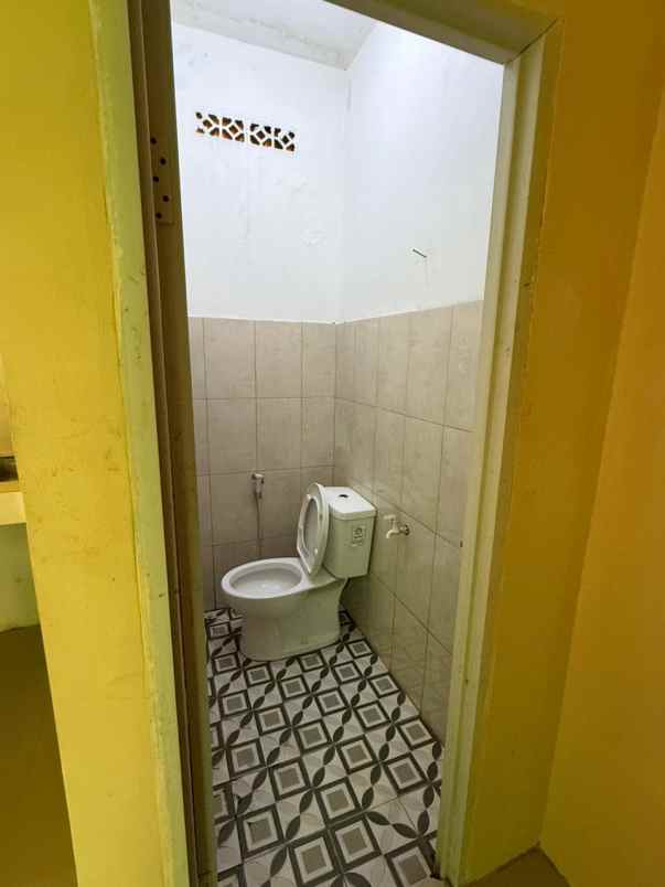 dijual rumah posisi hook di cilangkap tapos depok