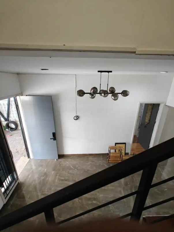 dijual rumah puri beta