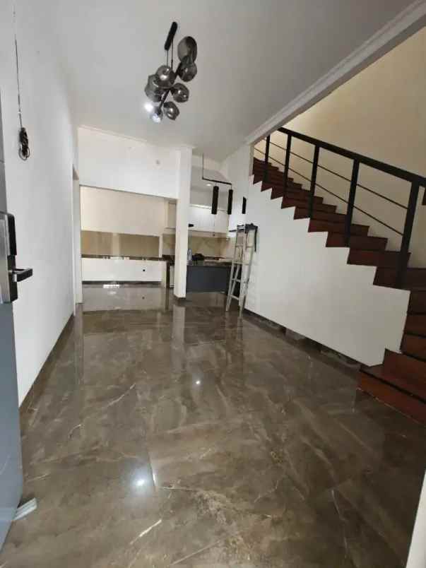 dijual rumah puri beta