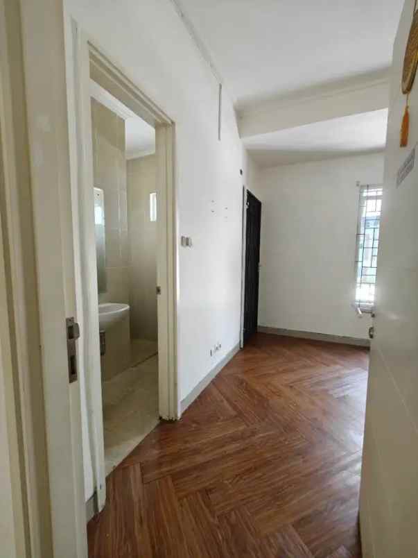 dijual rumah puri beta