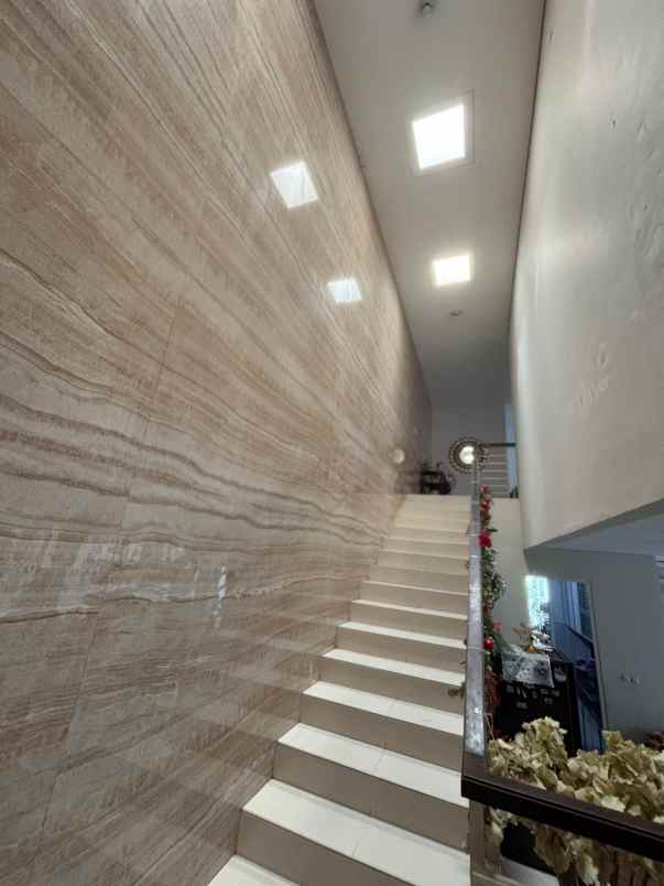 dijual rumah richmond royal residence