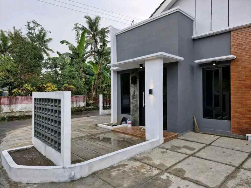 dijual rumah rs atturots