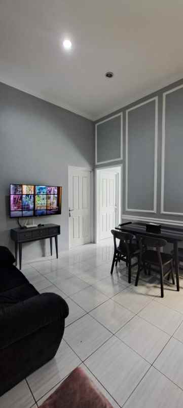 dijual rumah sambiroto raya