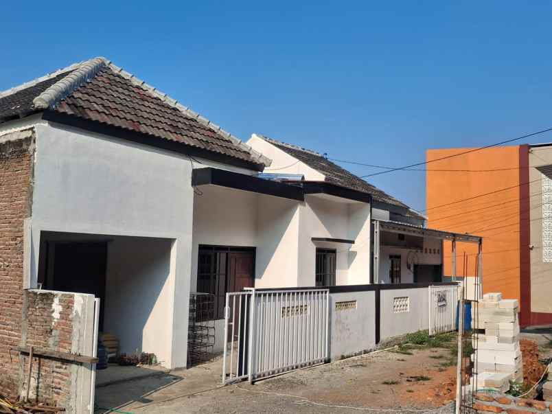 dijual rumah sambiroto tembalang