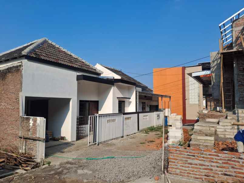 dijual rumah sambiroto tembalang