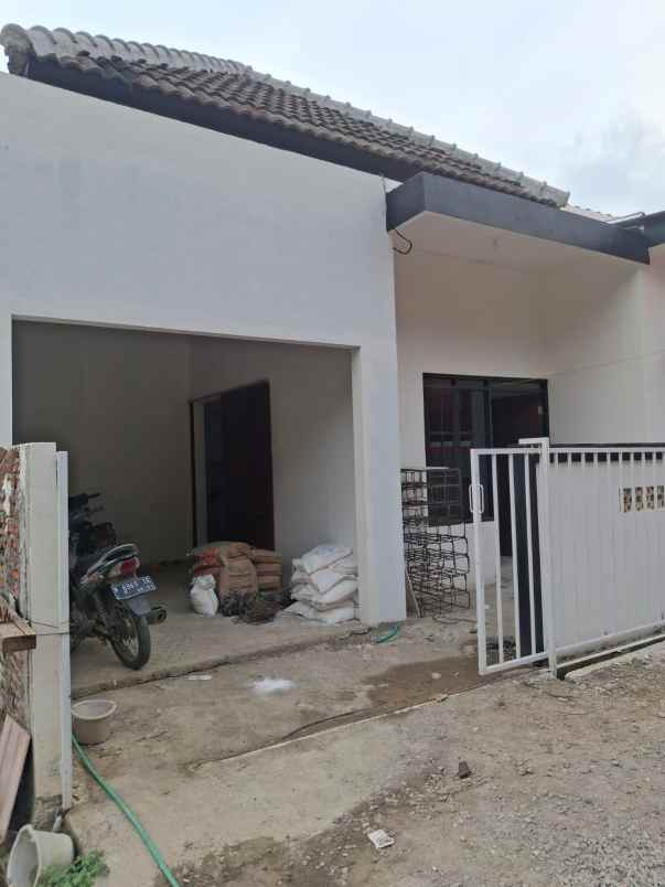 dijual rumah sambiroto tembalang