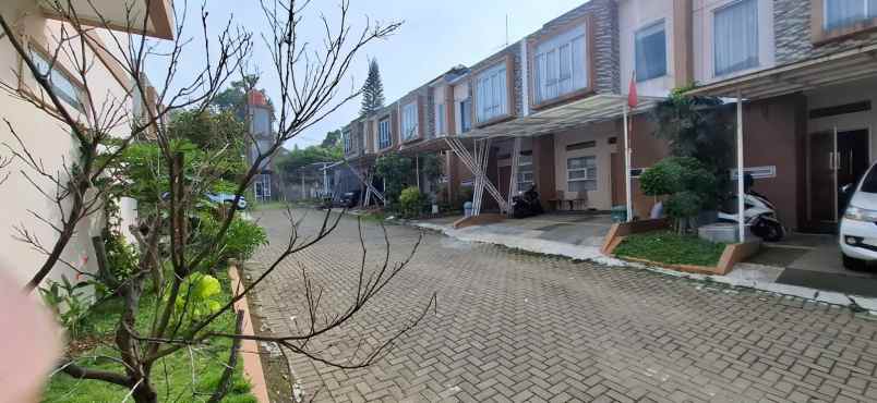 dijual rumah sariwangi parongpong