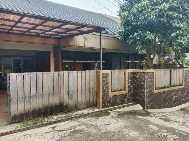 dijual rumah sawo 69 pasar rebo jakarta