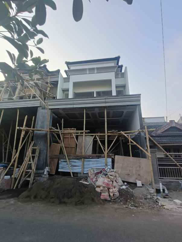 dijual rumah sawojajar