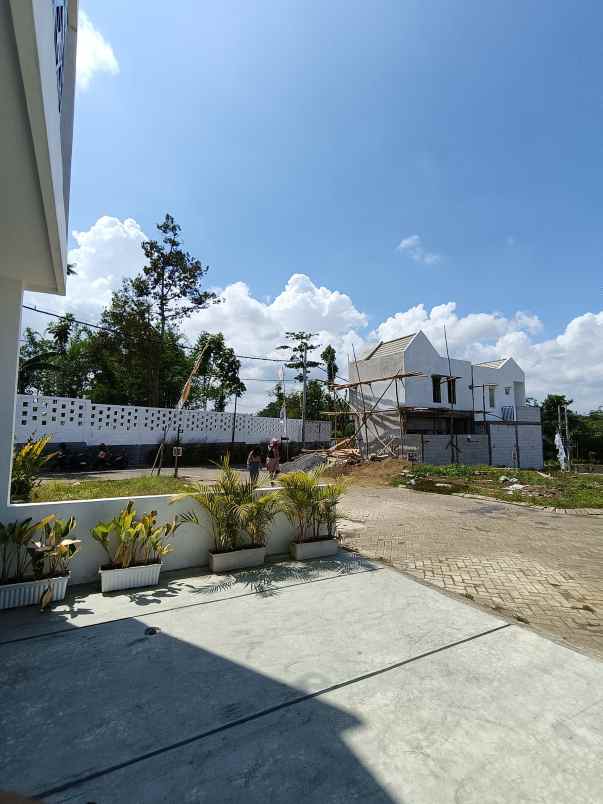 dijual rumah sekarpuro pakis malang