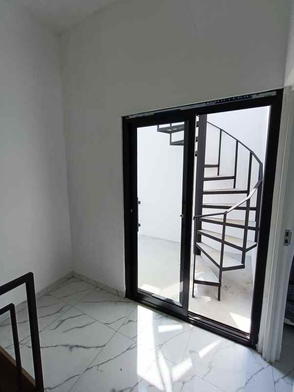 dijual rumah sekarpuro pakis malang