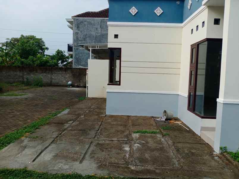 dijual rumah sewon