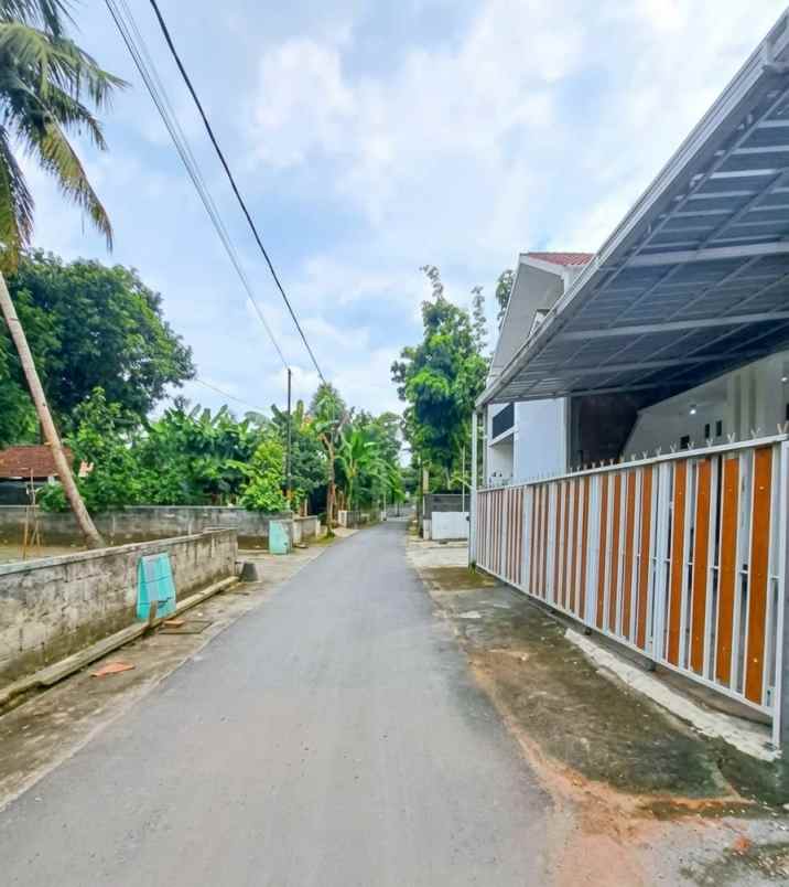 dijual rumah seyegan