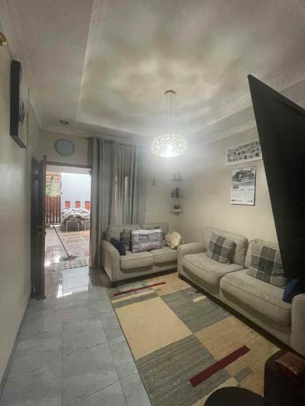 dijual rumah siap huni one gate system di cipageran