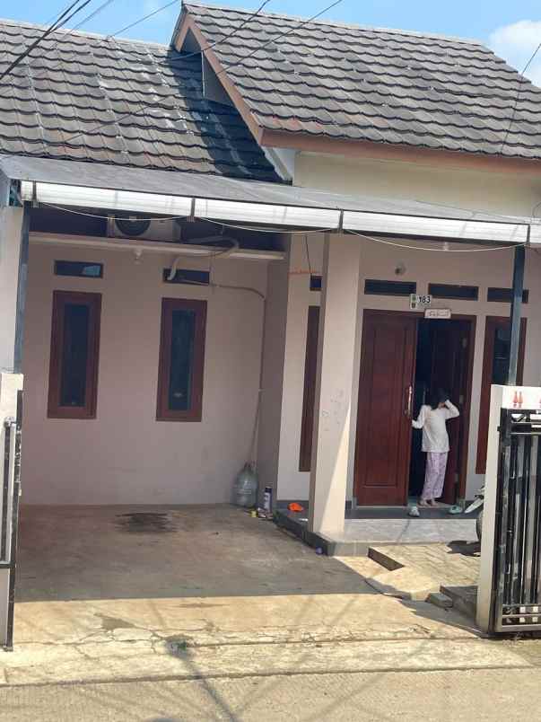 dijual rumah siap huni samping alun alun depok