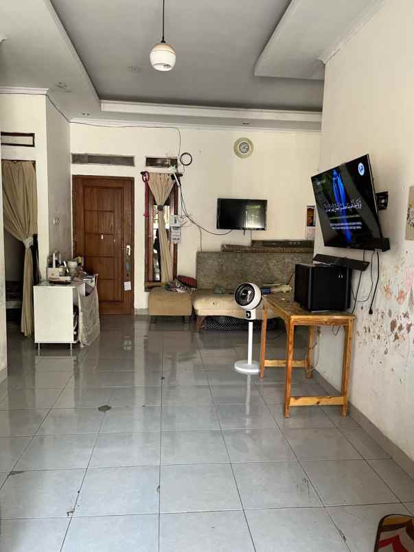 dijual rumah siap huni samping alun alun depok