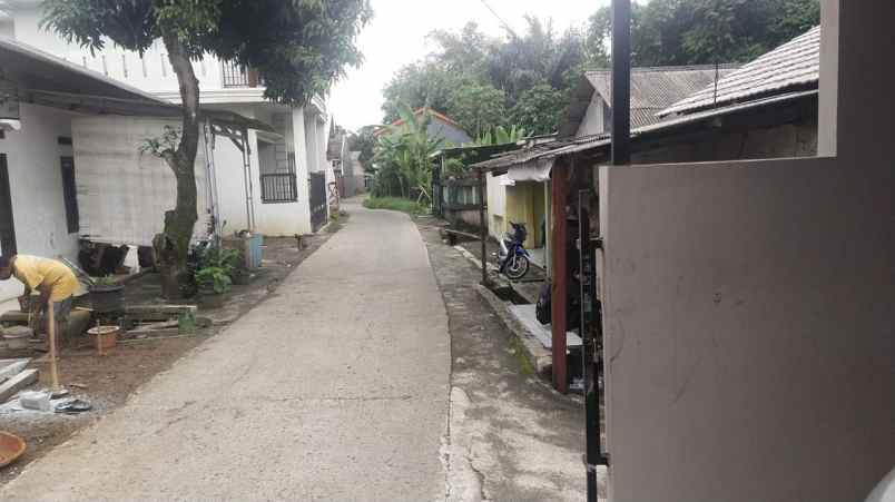 dijual rumah siap huni samping alun alun depok