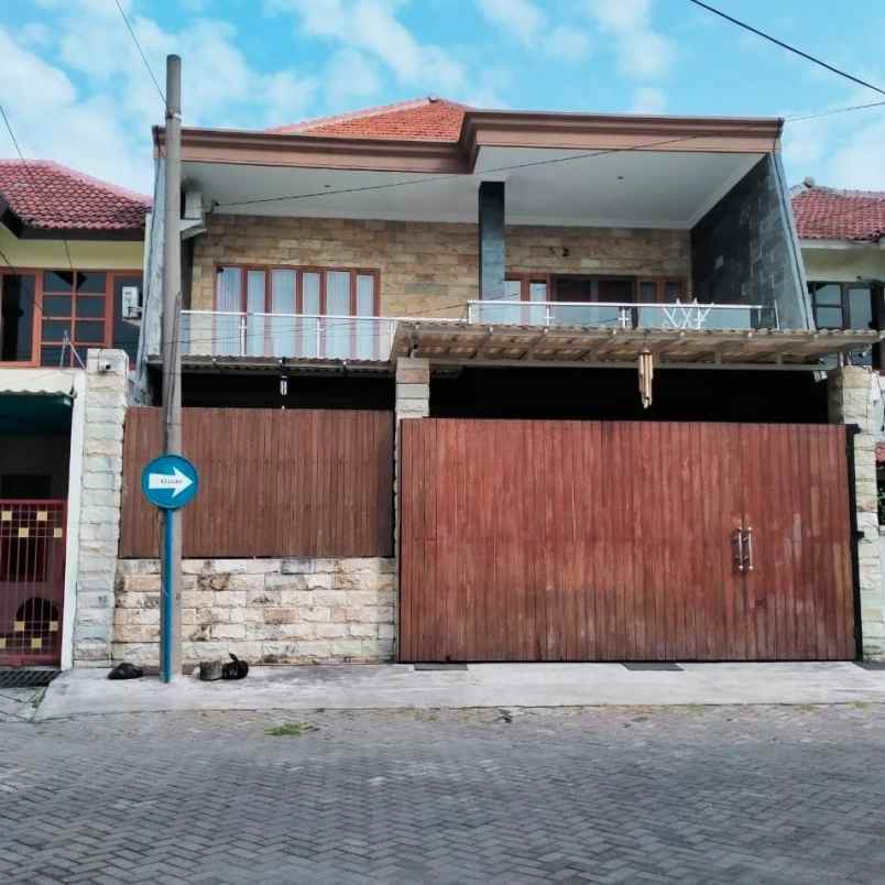 dijual rumah siwalankerto
