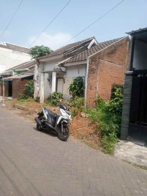 dijual rumah standart lokasi di buring malang