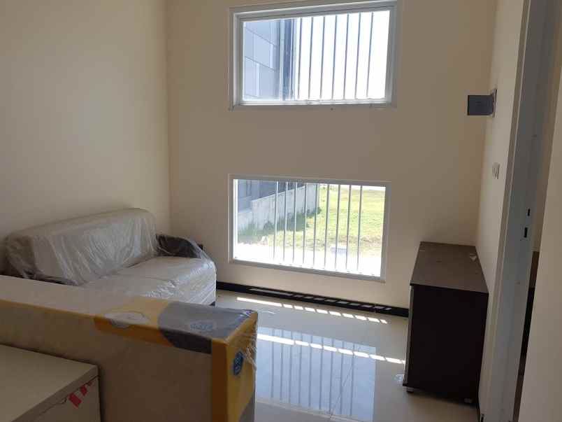 dijual rumah sukolilo dian regency