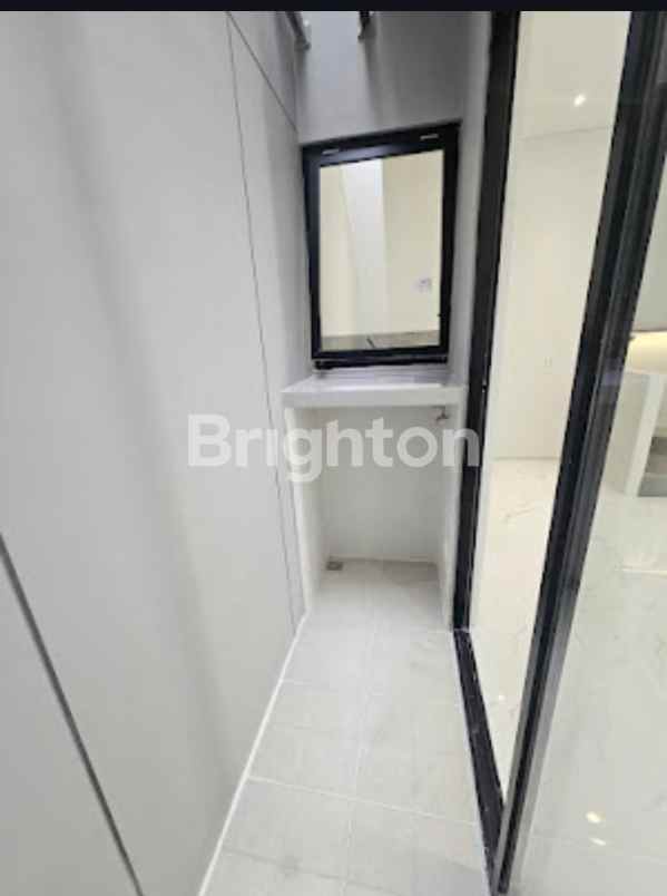 dijual rumah sutorejo