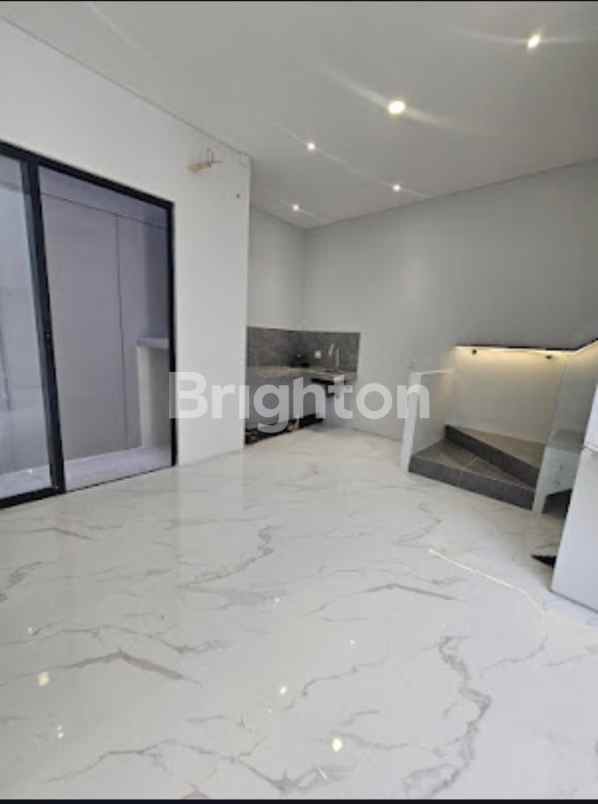 dijual rumah sutorejo