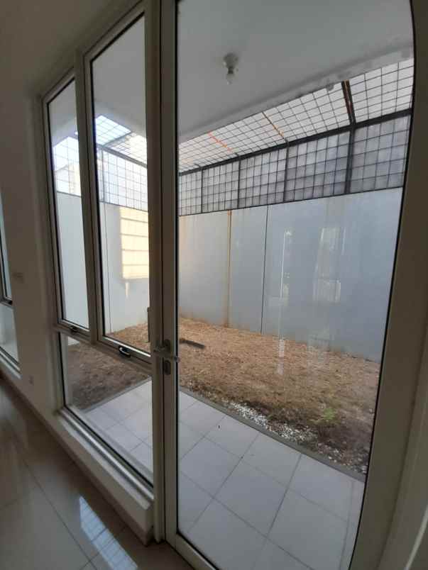 dijual rumah suvarna sutera cluster chiara