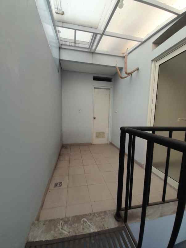 dijual rumah suvarna sutera cluster chiara