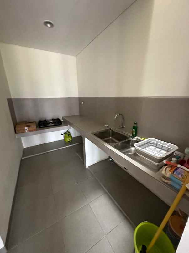 dijual rumah suvarna sutera cluster eldora