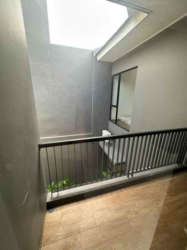 dijual rumah suvarna sutera cluster eldora