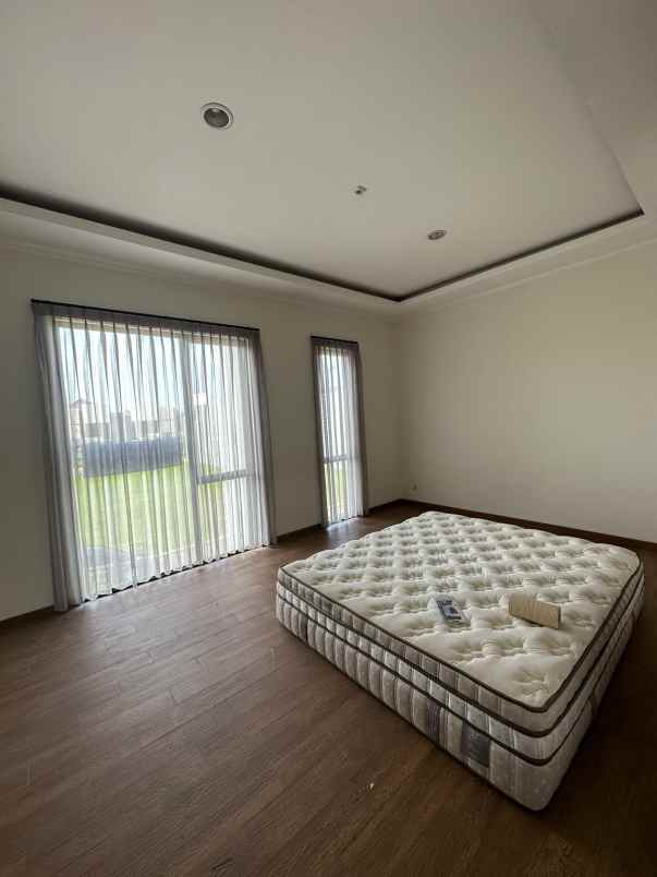 dijual rumah suvarna sutera cluster eldora